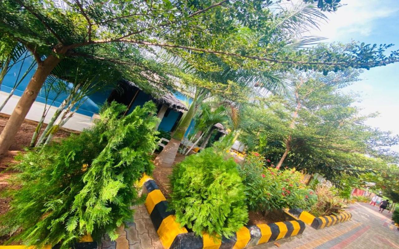 Hotel Megha Resort Hampi Eksteriør bilde