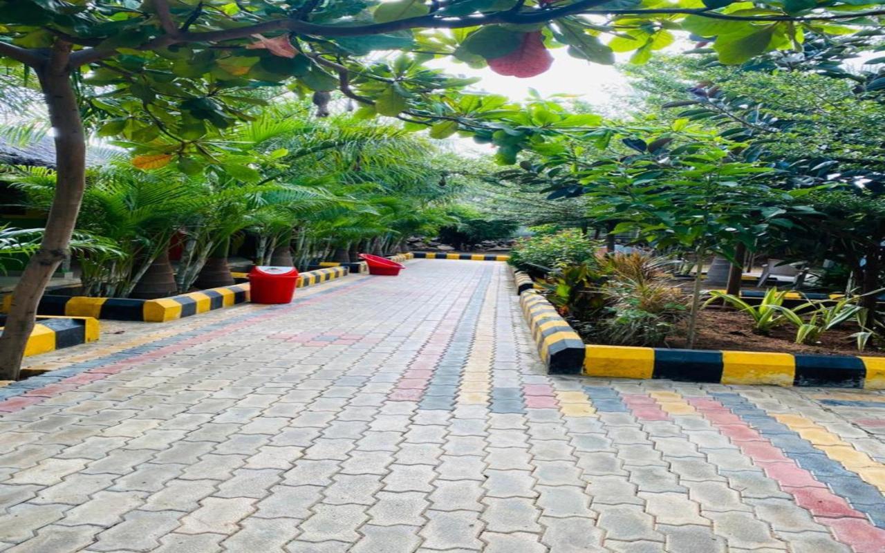 Hotel Megha Resort Hampi Eksteriør bilde