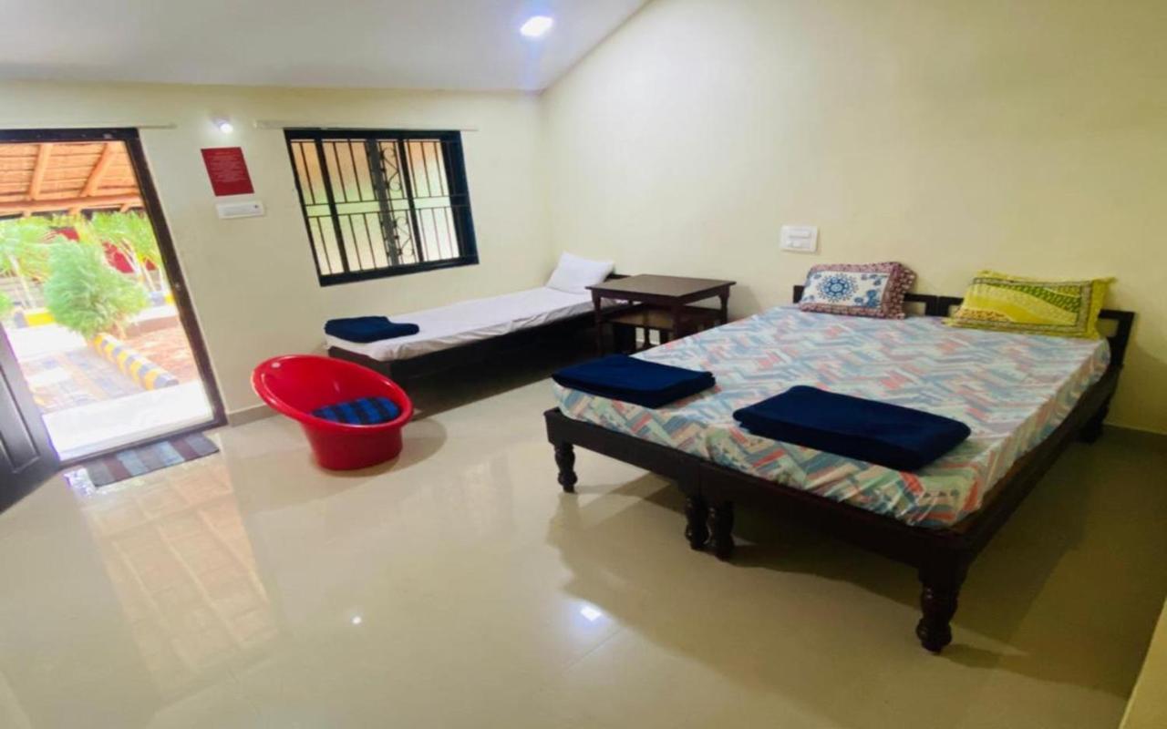 Hotel Megha Resort Hampi Eksteriør bilde