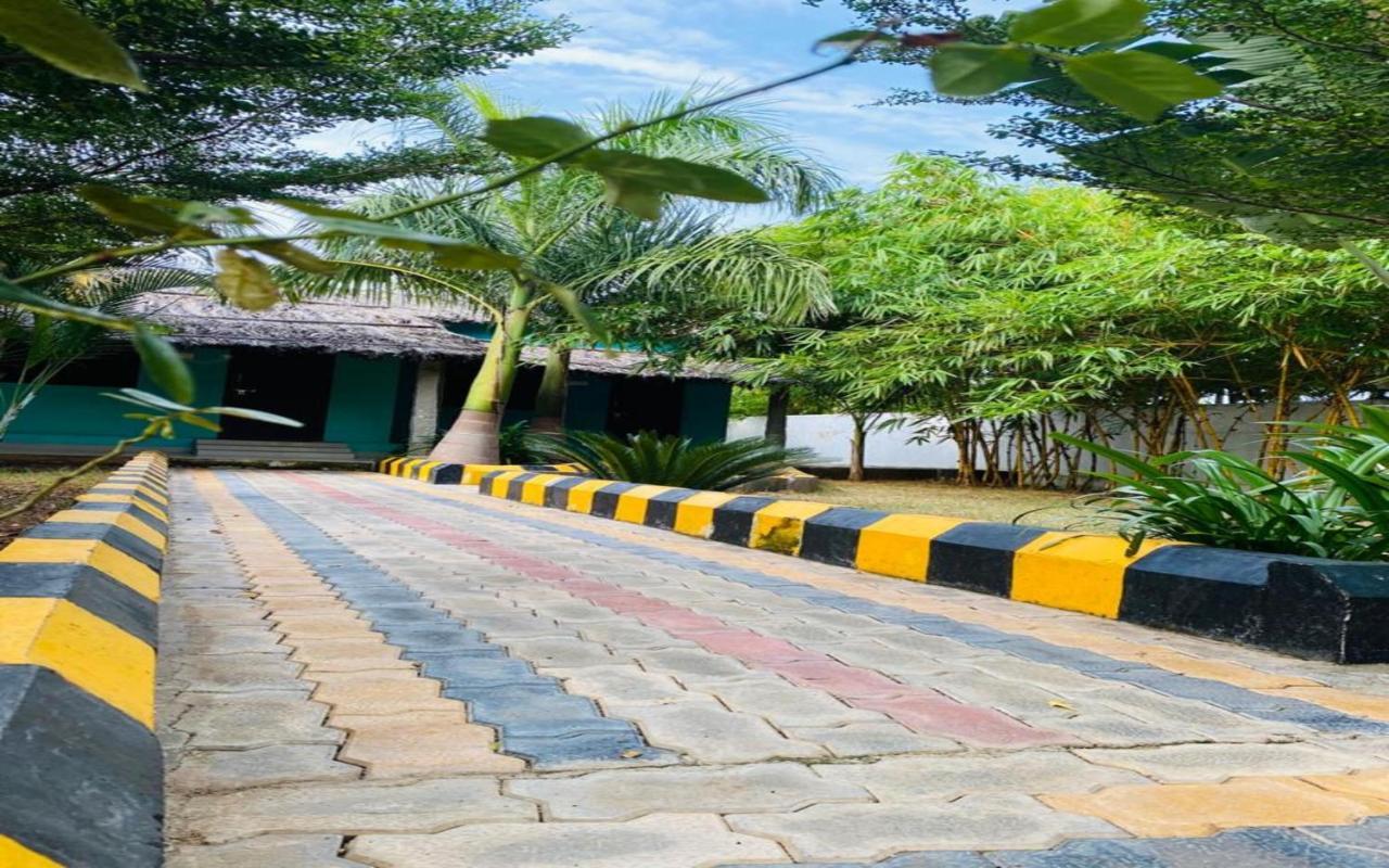 Hotel Megha Resort Hampi Eksteriør bilde